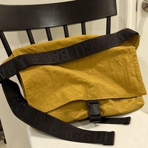 BAGGU Sport Messenger Bag